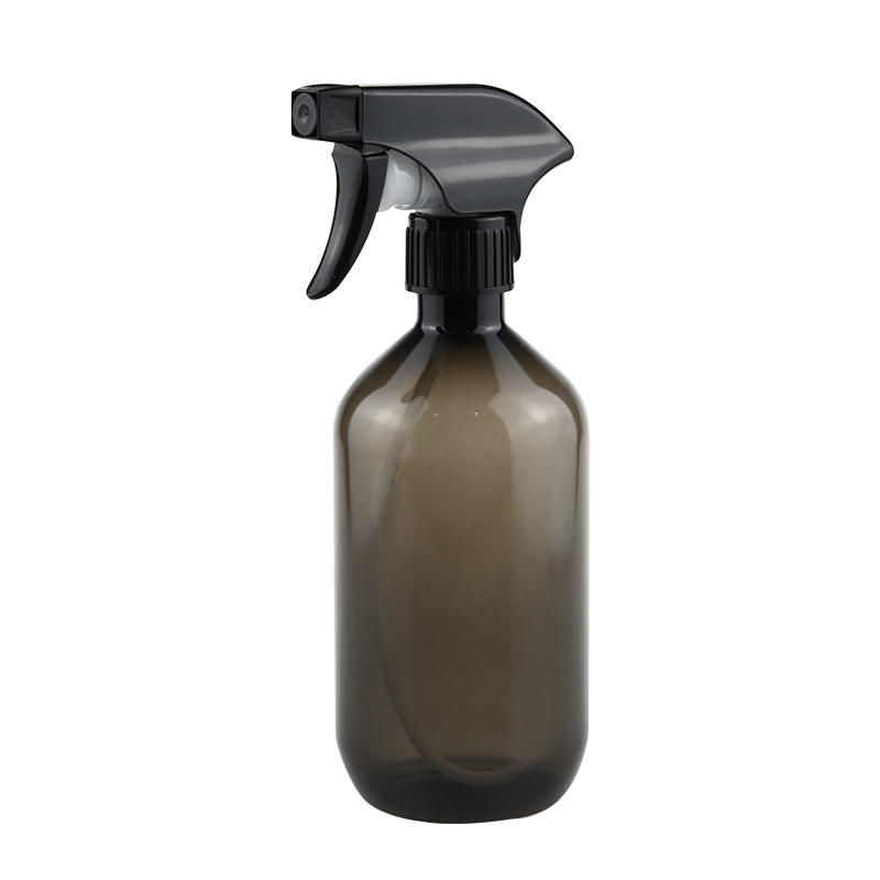 How does the quality of PET material impact the durability and longevity of spray bottles?